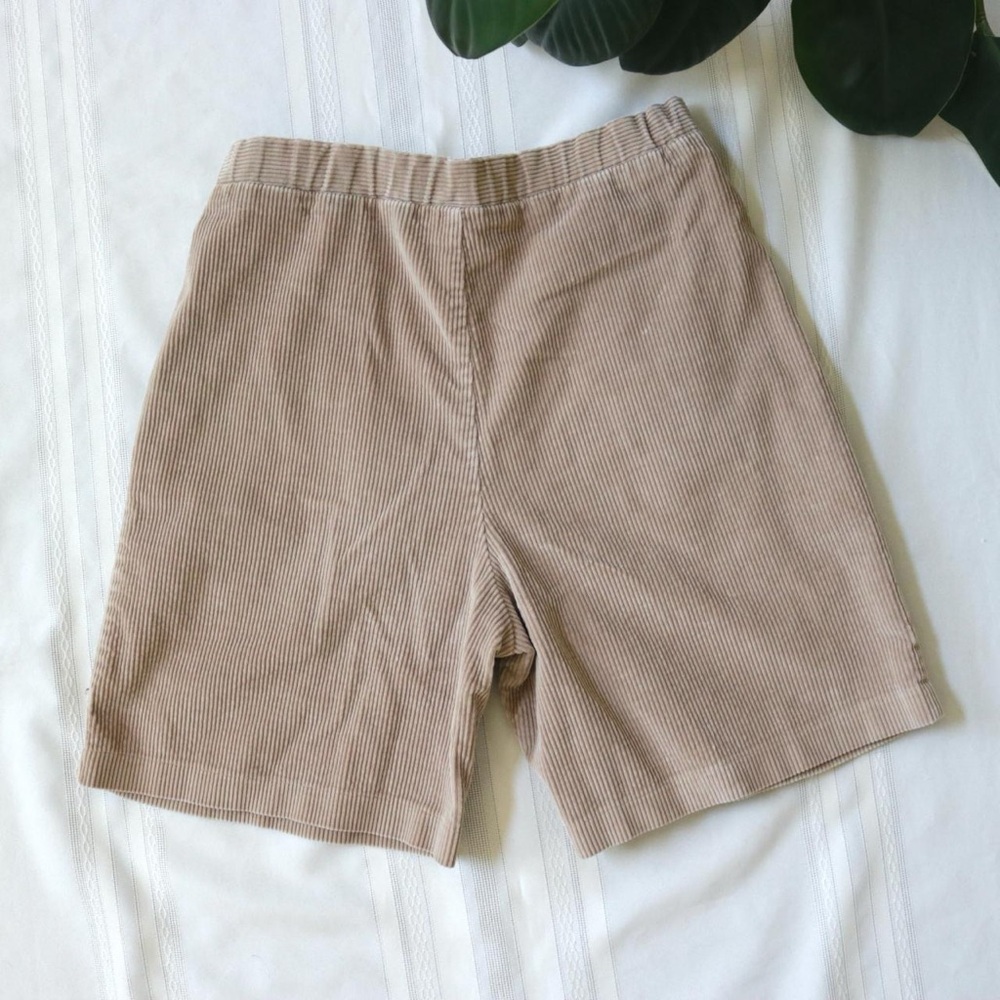 Vintage tan high waisted pleated corduroy shorts - Picture 8 of 8